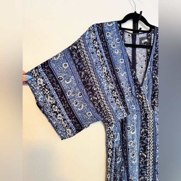 Reformation Womens Floral Faux Wrap Dress V Neck Blue Size 6 EUC - Picture 3 of 6
